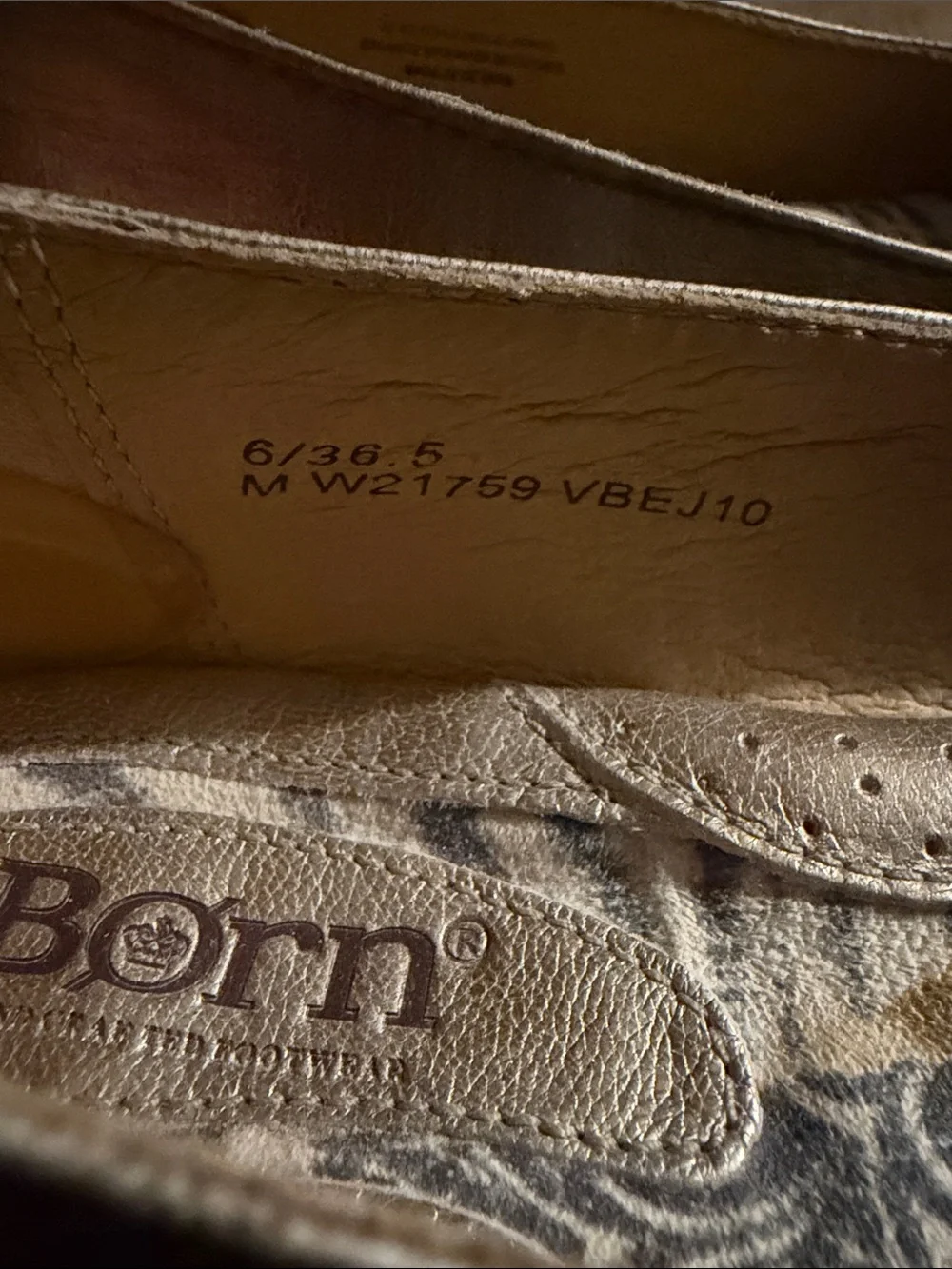 Born Leather Ballet Flats Gold Flower women’s size 6 - Picture 5 of 6